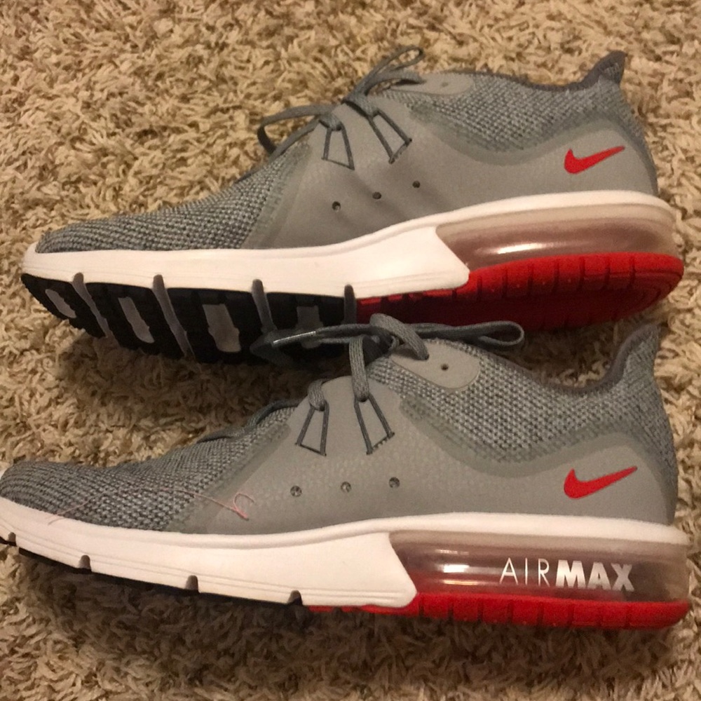 Men’s size 9 Nike air max